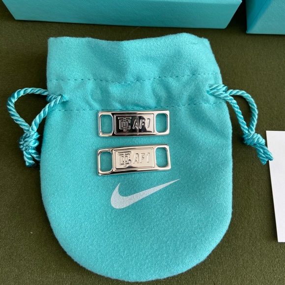 Tiffany X Nike Air Force 1 Dubrae (Set Of 2) - Picture 3 of 5